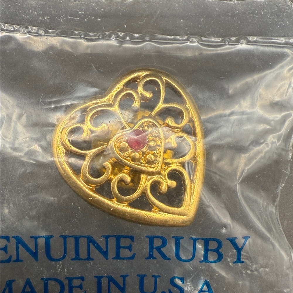 VINTAGE HARRIET CARTER NEW GENUINE RUBY PIN